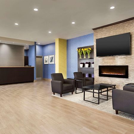 Travelodge By Wyndham Toronto East Dış mekan fotoğraf