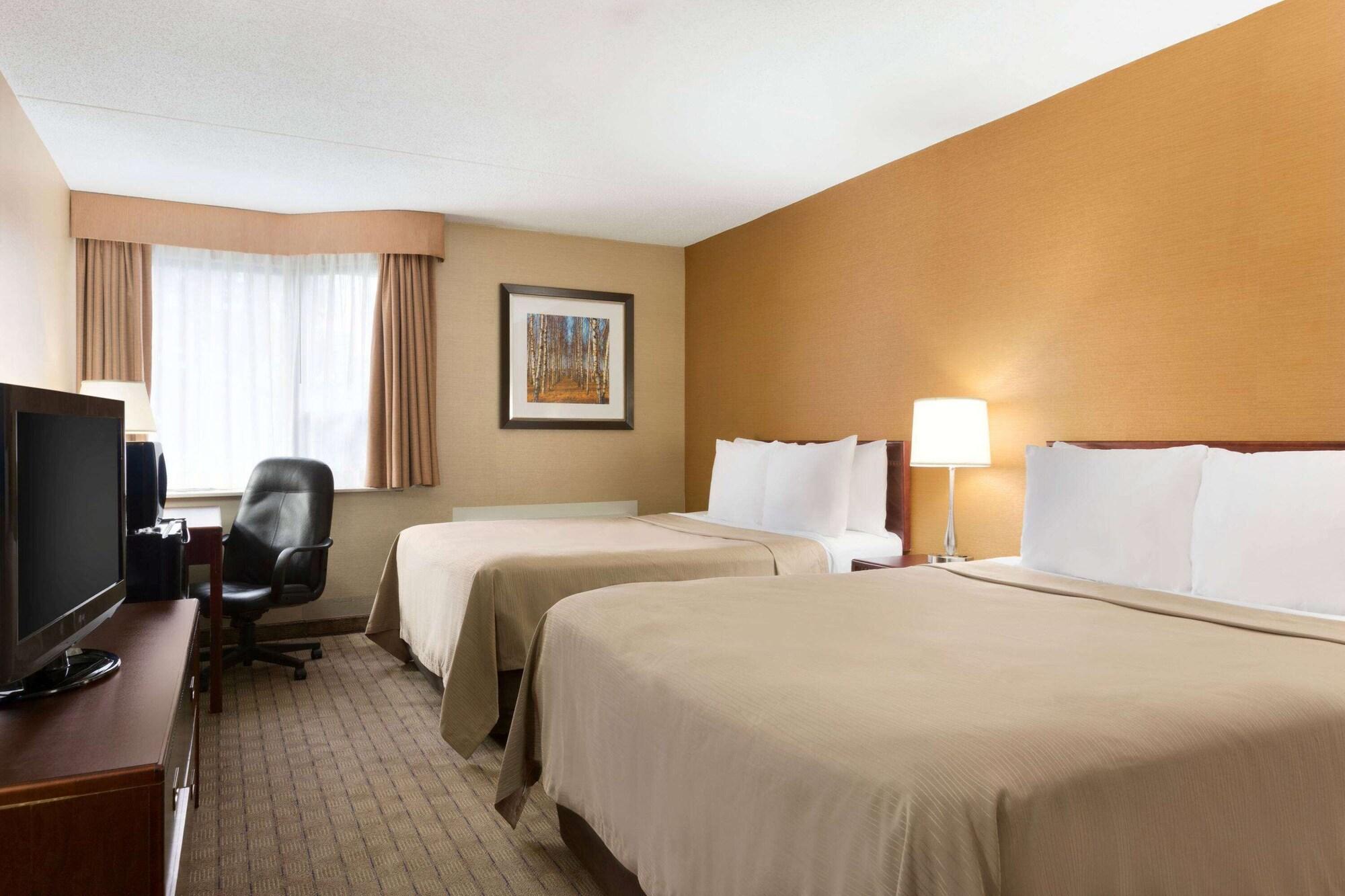 Travelodge By Wyndham Toronto East Dış mekan fotoğraf