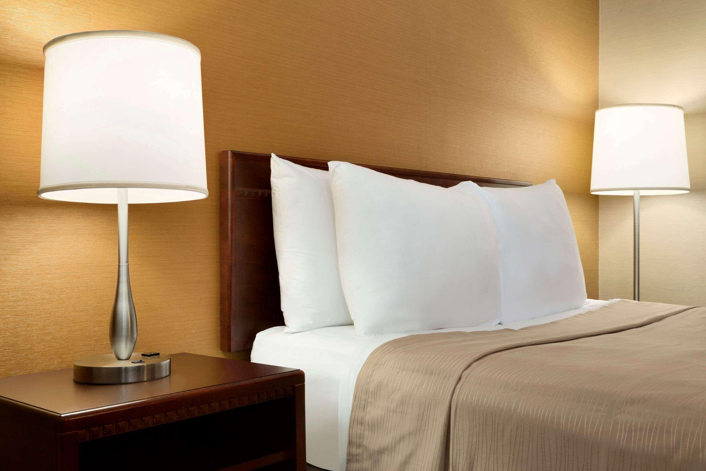 Travelodge By Wyndham Toronto East Dış mekan fotoğraf