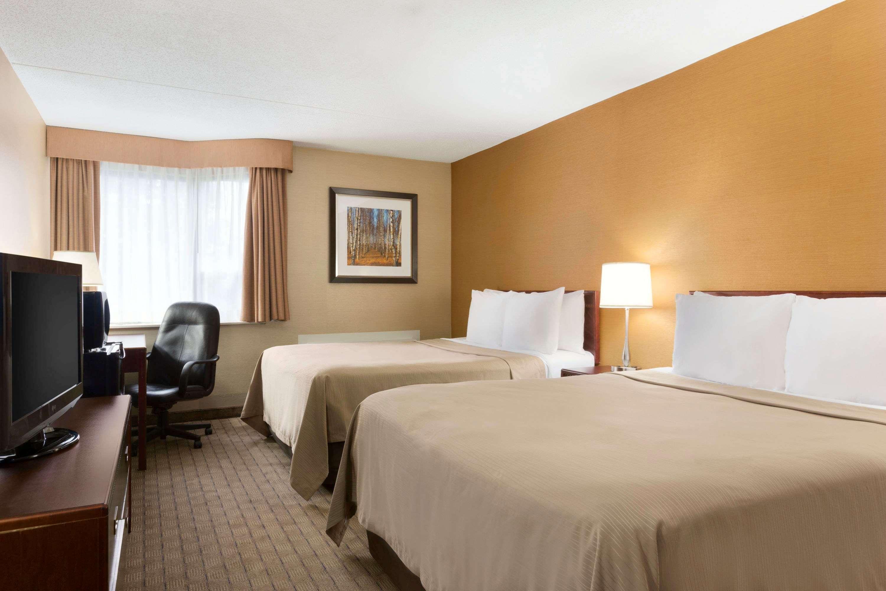 Travelodge By Wyndham Toronto East Dış mekan fotoğraf