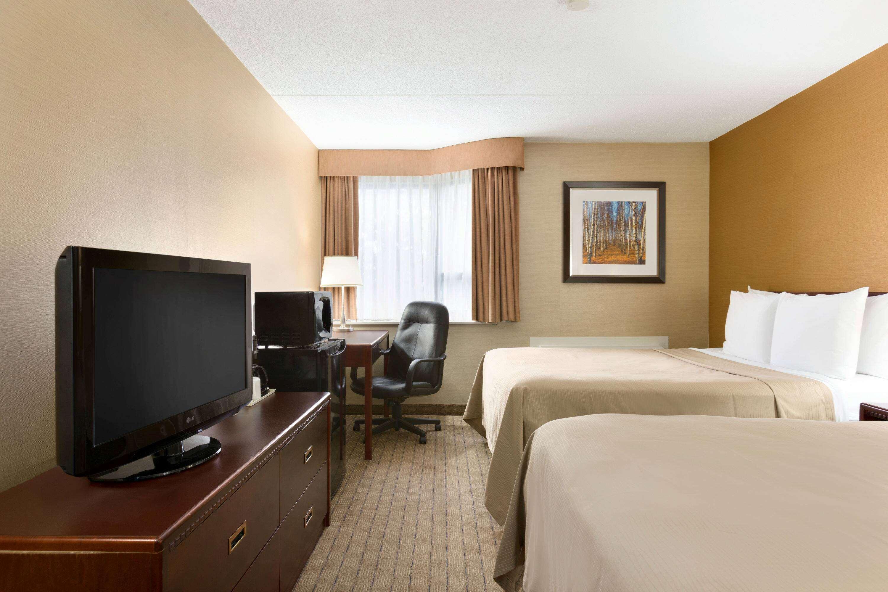 Travelodge By Wyndham Toronto East Dış mekan fotoğraf