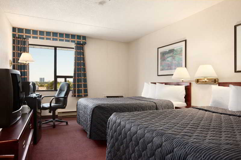 Travelodge By Wyndham Toronto East Dış mekan fotoğraf