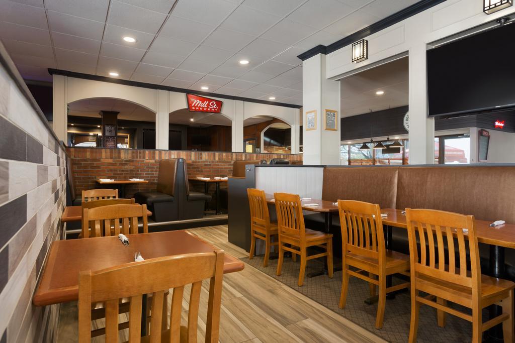 Travelodge By Wyndham Toronto East Dış mekan fotoğraf
