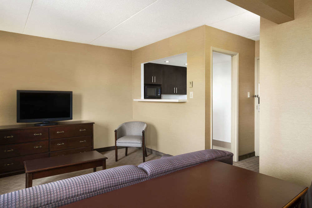 Travelodge By Wyndham Toronto East Dış mekan fotoğraf