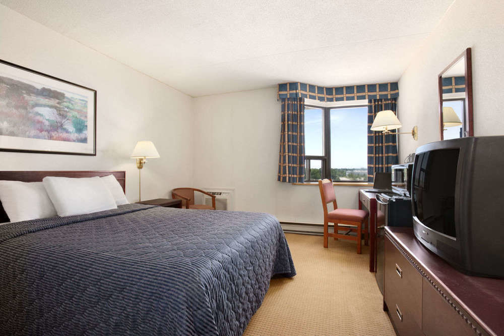 Travelodge By Wyndham Toronto East Dış mekan fotoğraf
