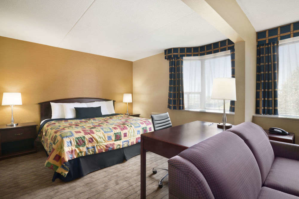 Travelodge By Wyndham Toronto East Dış mekan fotoğraf
