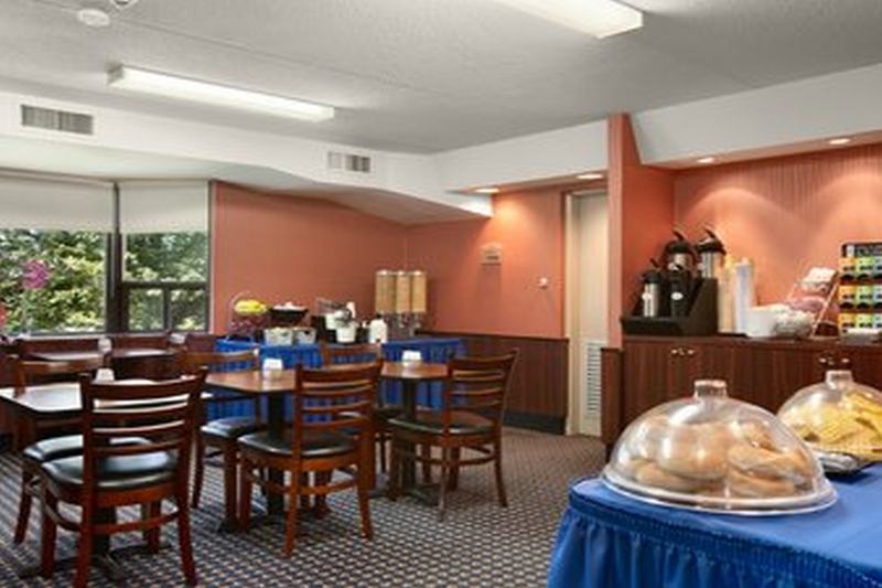 Travelodge By Wyndham Toronto East Dış mekan fotoğraf