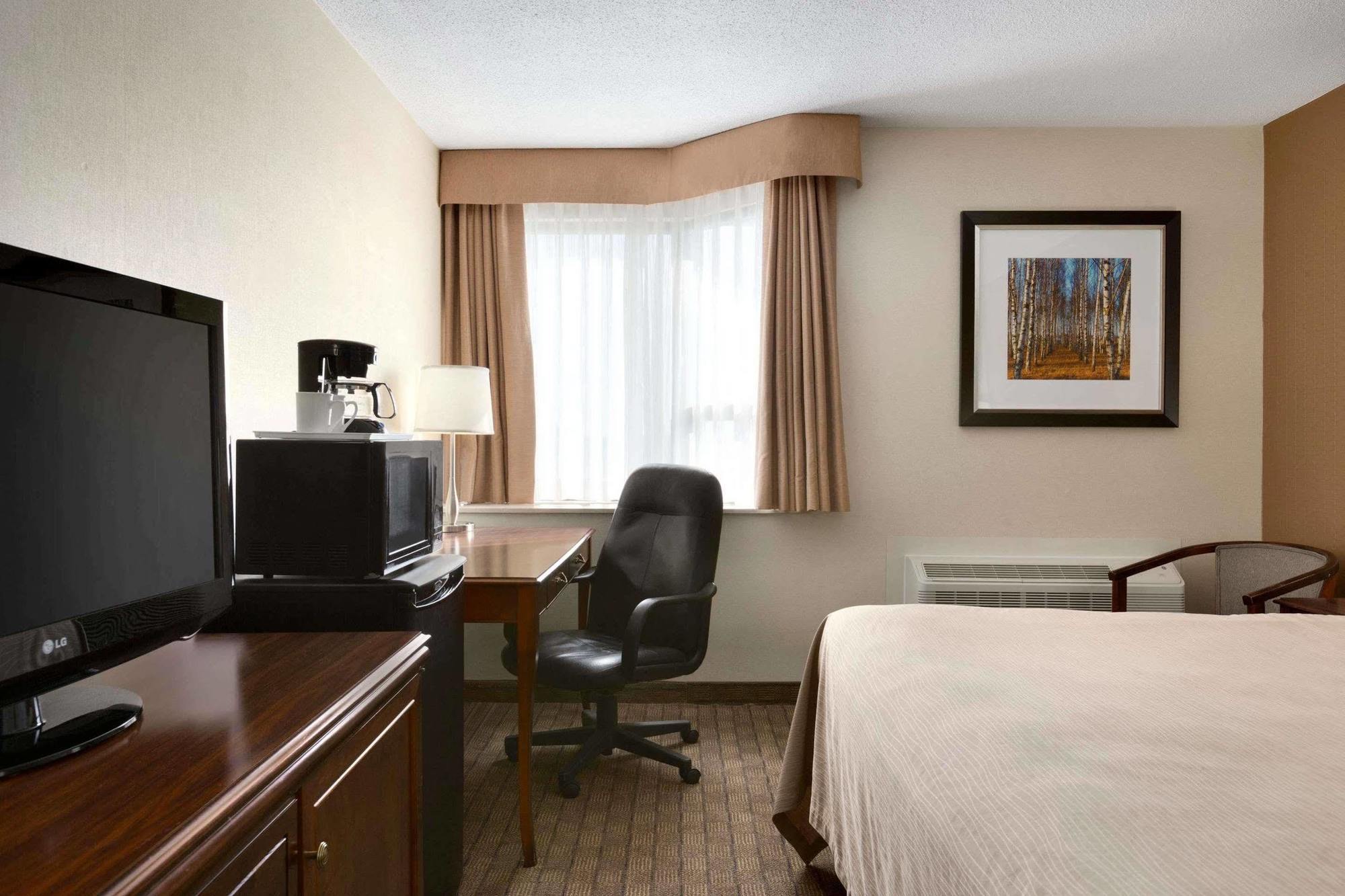 Travelodge By Wyndham Toronto East Dış mekan fotoğraf