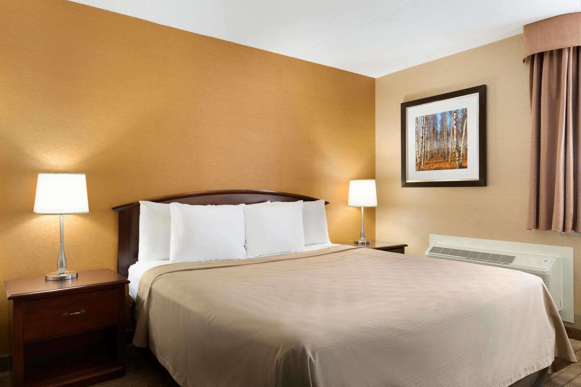 Travelodge By Wyndham Toronto East Dış mekan fotoğraf