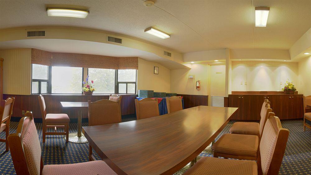 Travelodge By Wyndham Toronto East Dış mekan fotoğraf